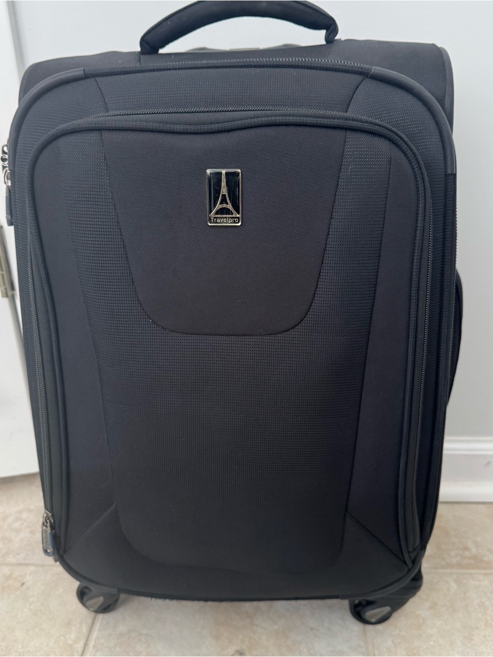 Travelpro Maxlite 5 Softside Expandable Luggage 4 Spinner Wheels 22” Carry On
